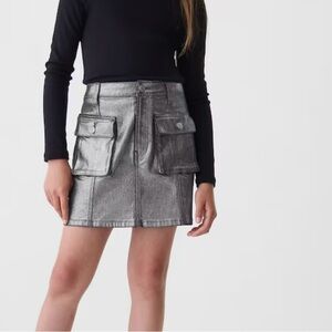 GAP Silver Mini Skirt with‎ Pockets